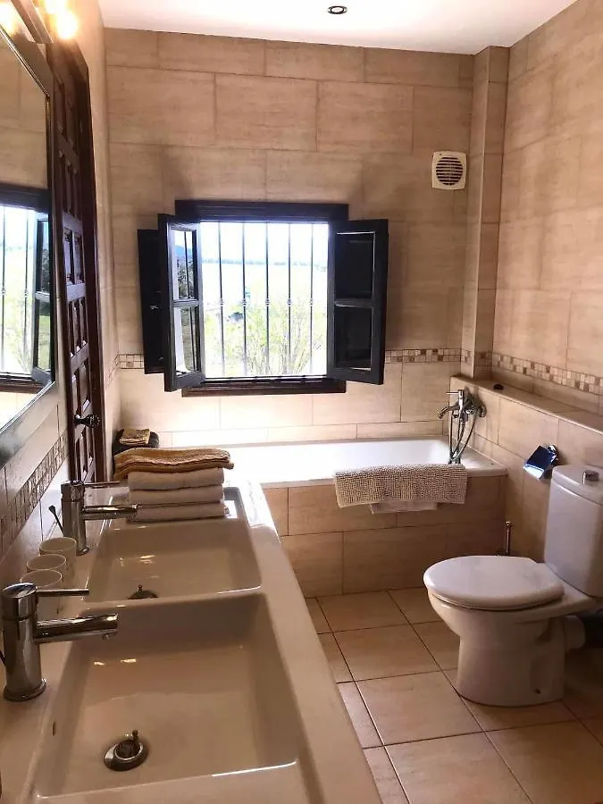 Todos Y Tonya Bed & Breakfast Archidona 0*,  Spain